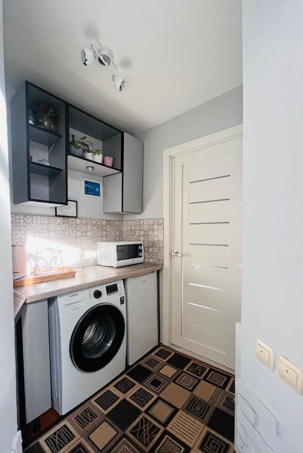 Iren Smart Apartment Lviv Bagian luar foto