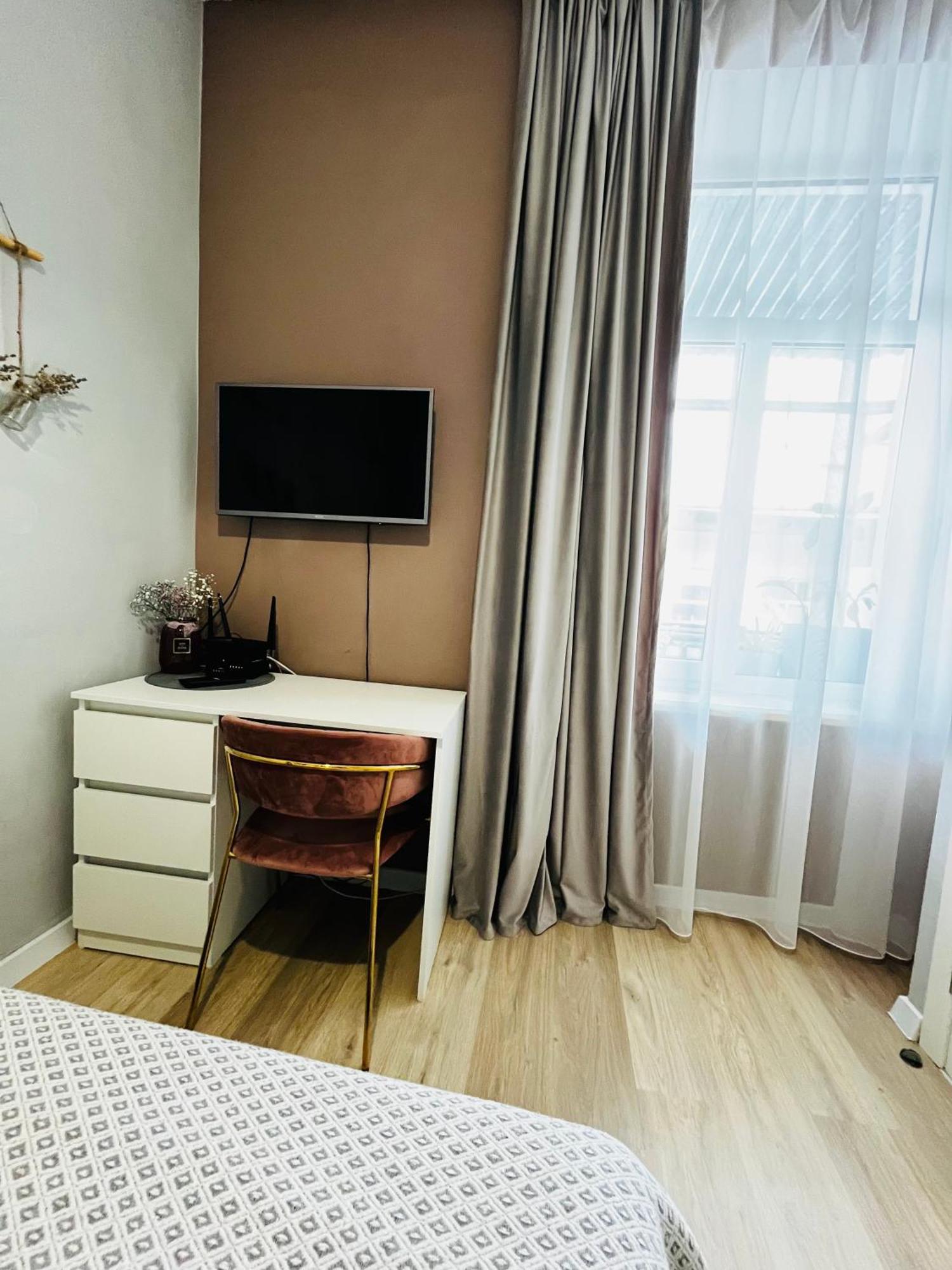Iren Smart Apartment Lviv Bagian luar foto
