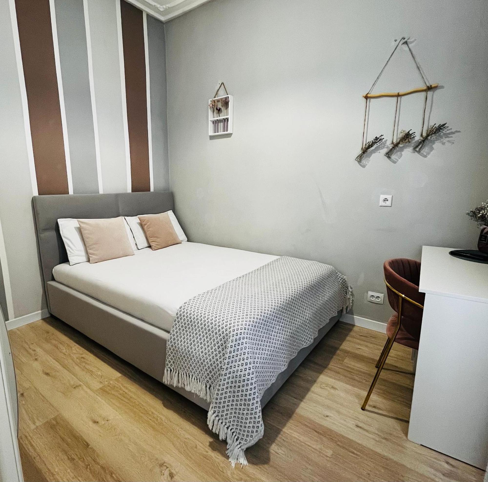 Iren Smart Apartment Lviv Bagian luar foto